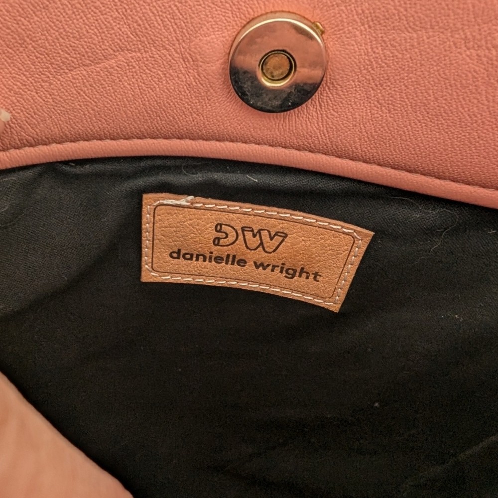 DANIELLE WRIGHT Pink Smiley Face Crossbody Bag - Picture 3 of 3